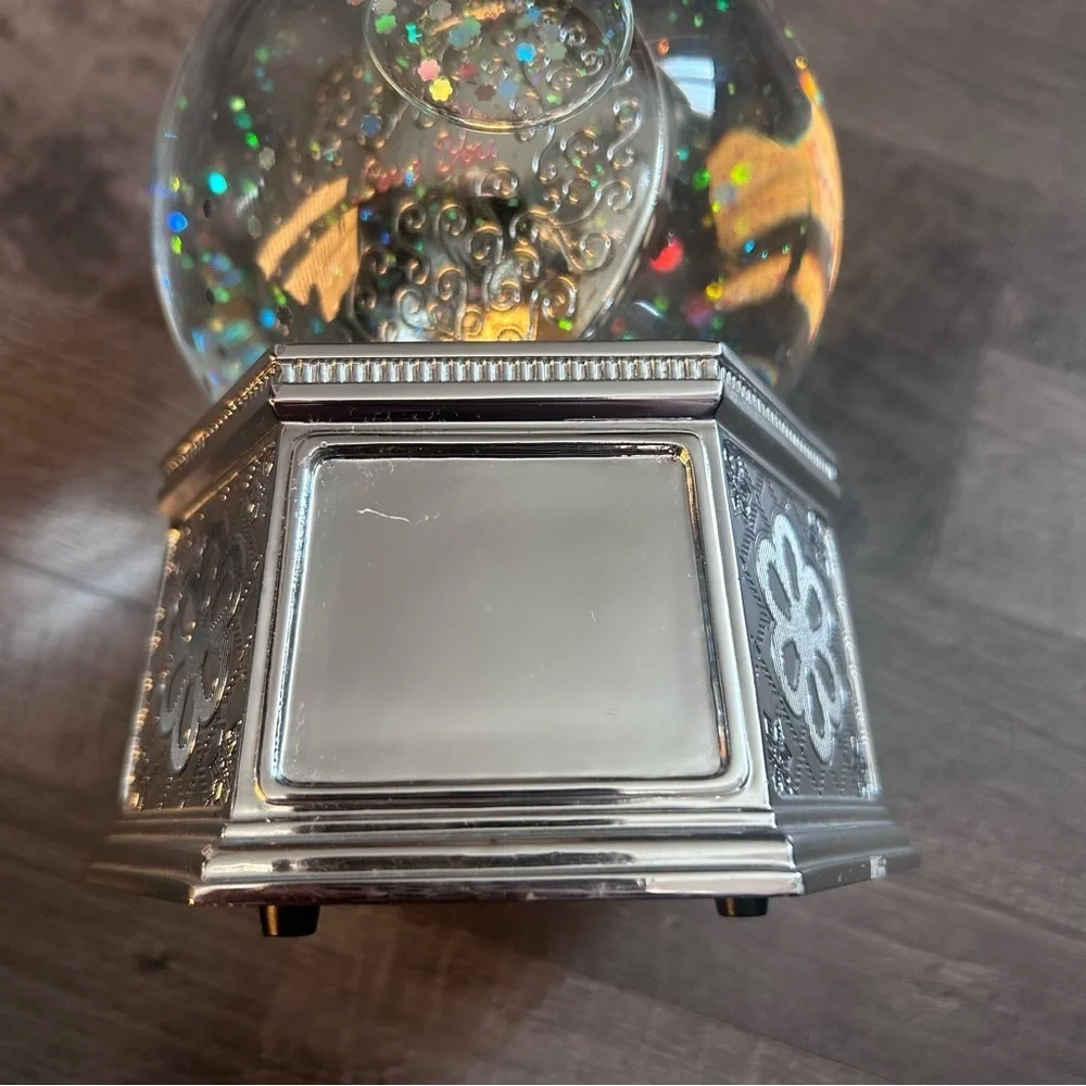 Things Remembered Friend Snow Globe